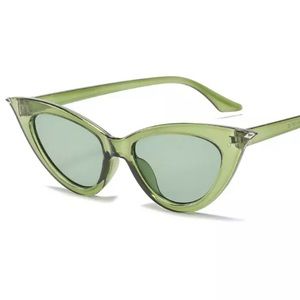 Cool & Chic Green Cat Eye Sunglasses Accessories